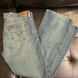 Ladies Levi’s jeans